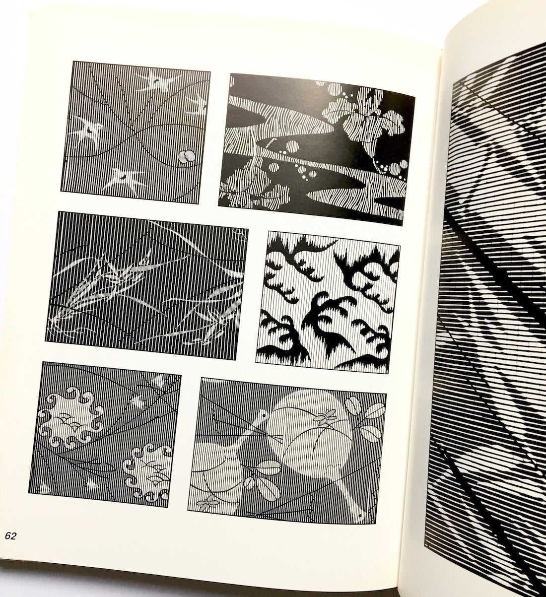 Japan Ideabook: Designs from Kimono Motifs, Graphic, Floral, Geometric (Fashion, Textiles, Graphic Designs, Vol 25)