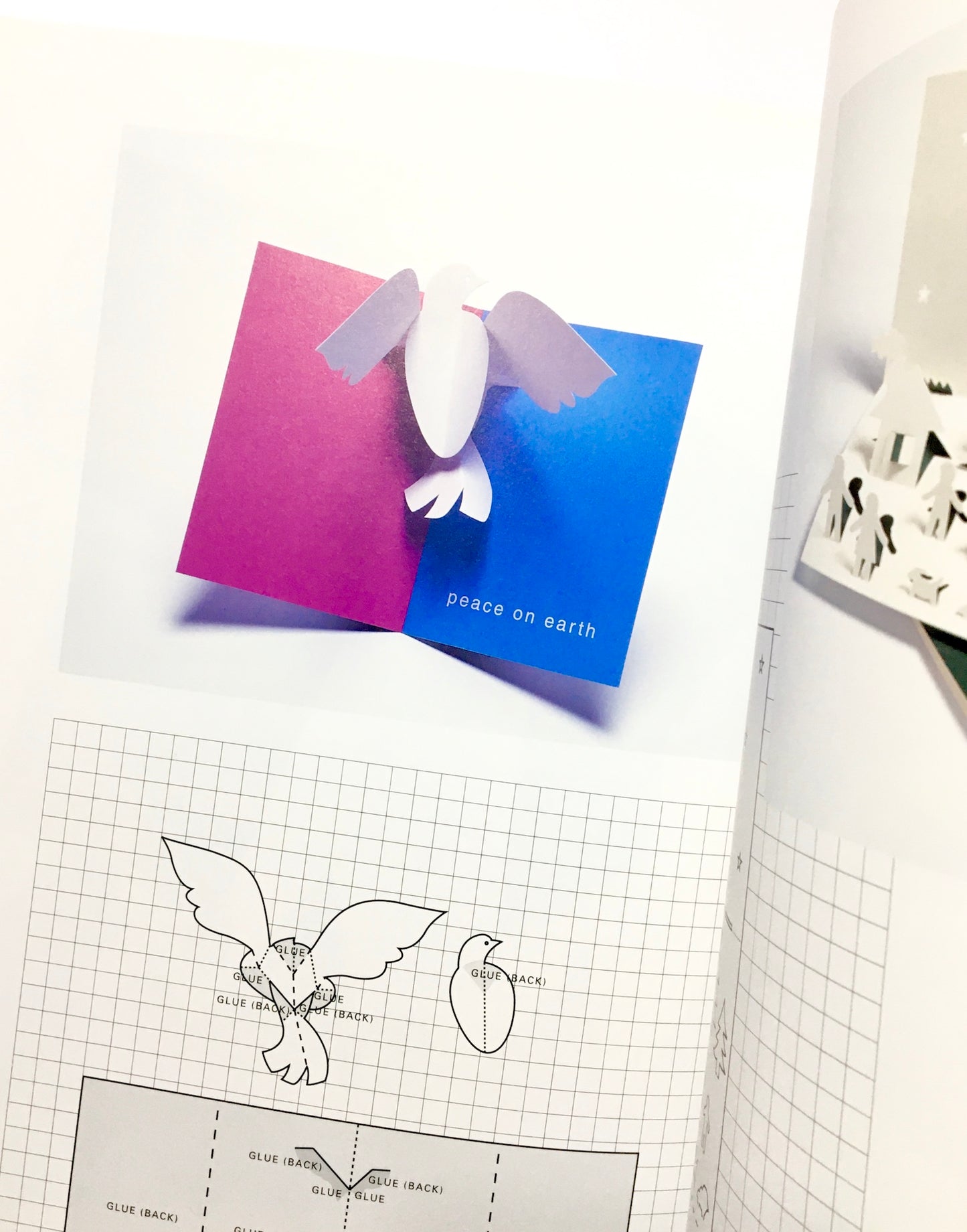 New encyclopedia of paper-folding designs： Effective Techniques for Folding Direct Mail, Announcements, Invitation Cards and more +CD