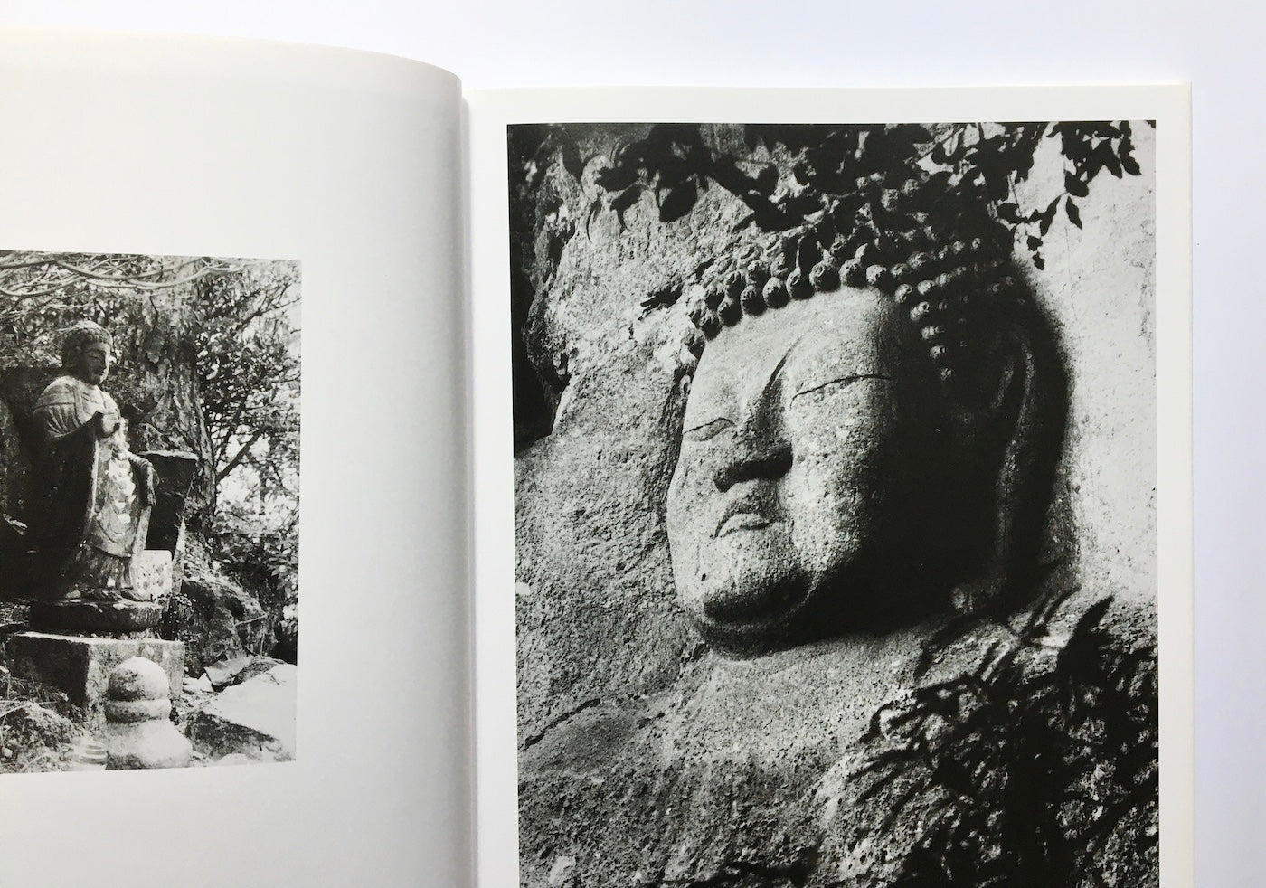 Buddha -Wegzeugen aus Stein