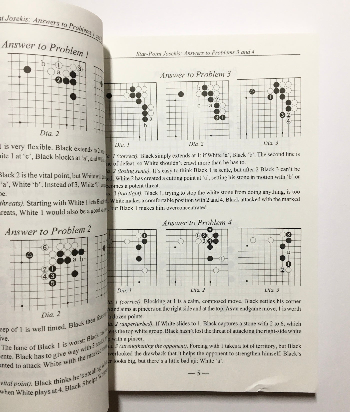 Graded Go Problems for Dan Players, Volume 3   300 Joseki Problems: 1-dan to 3-dan