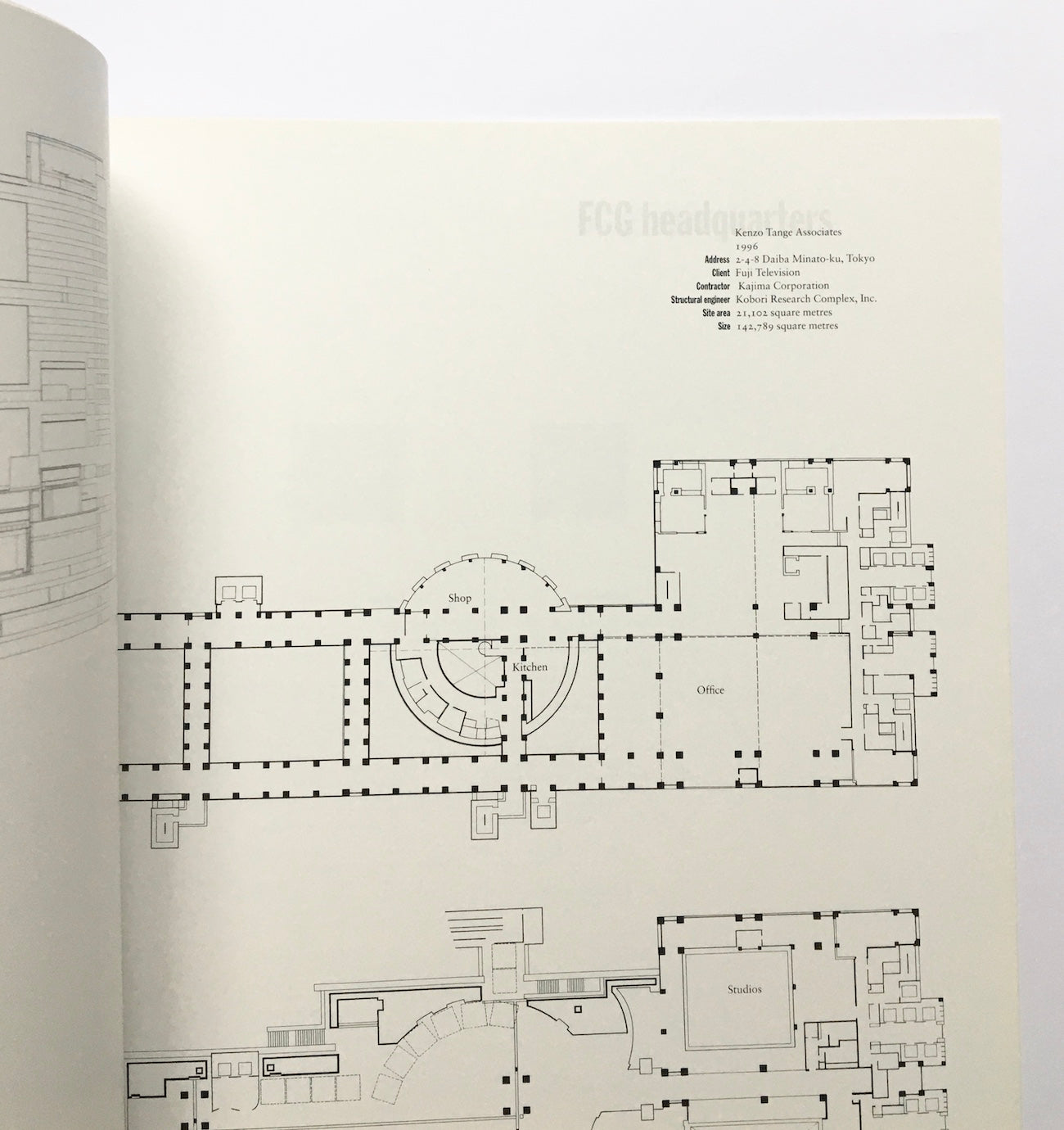 Tokyo : Labyrinth city , architecture in context